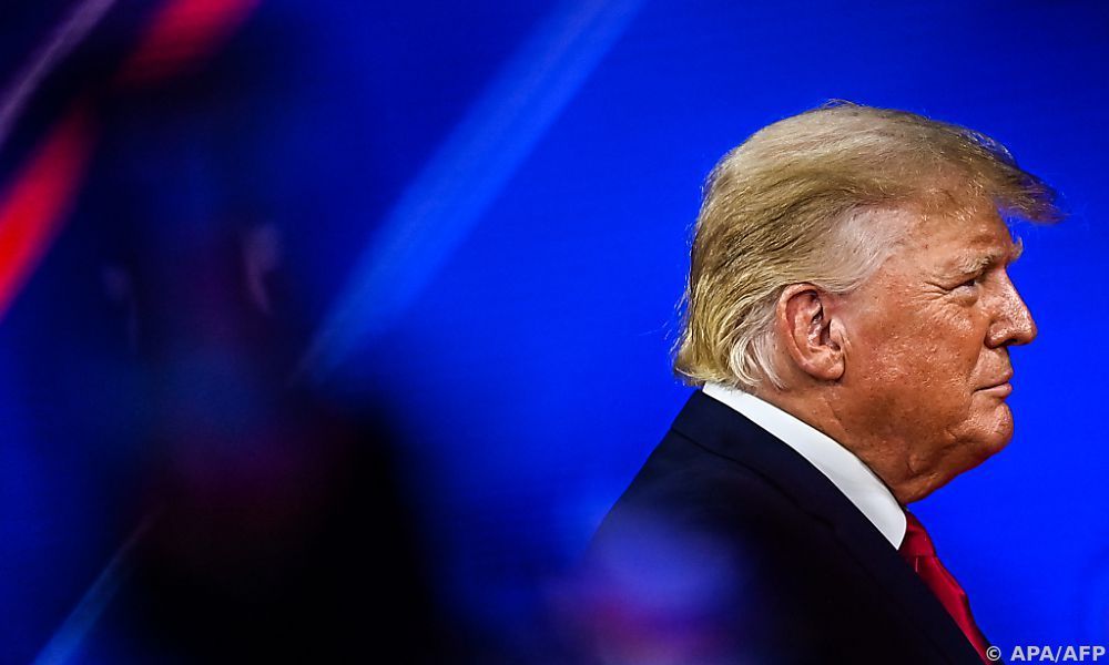 Trump will am Dienstag vor Gericht erscheinen