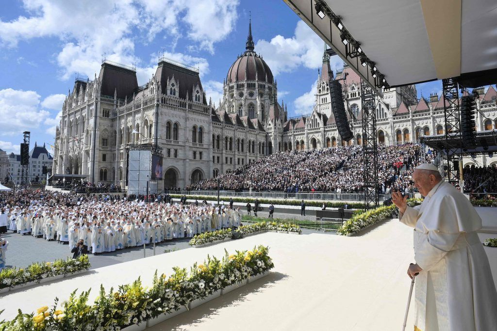 Papst feierte Heilige Messe in Ungarn