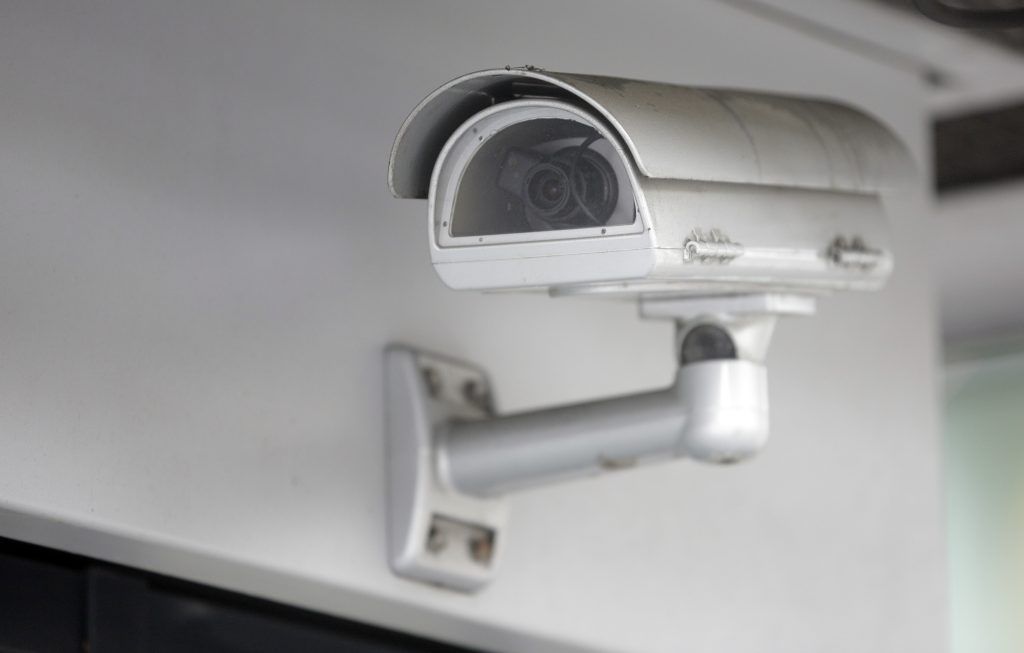 Klage: Überschießende Videoüberwachung am Arbeitsplatz