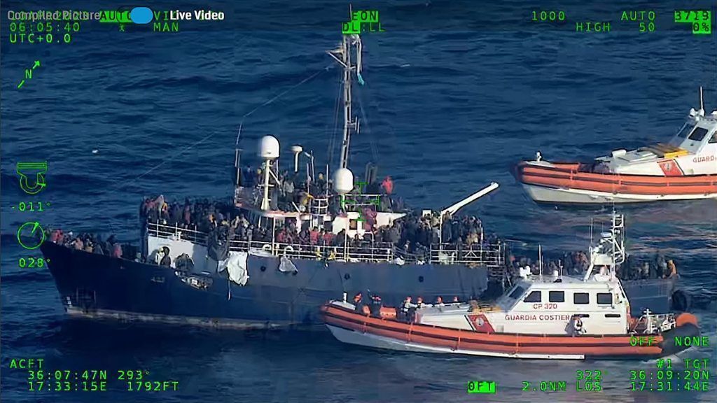 Zwei Schiffe mit 1.200 Migranten an Bord vor Italien