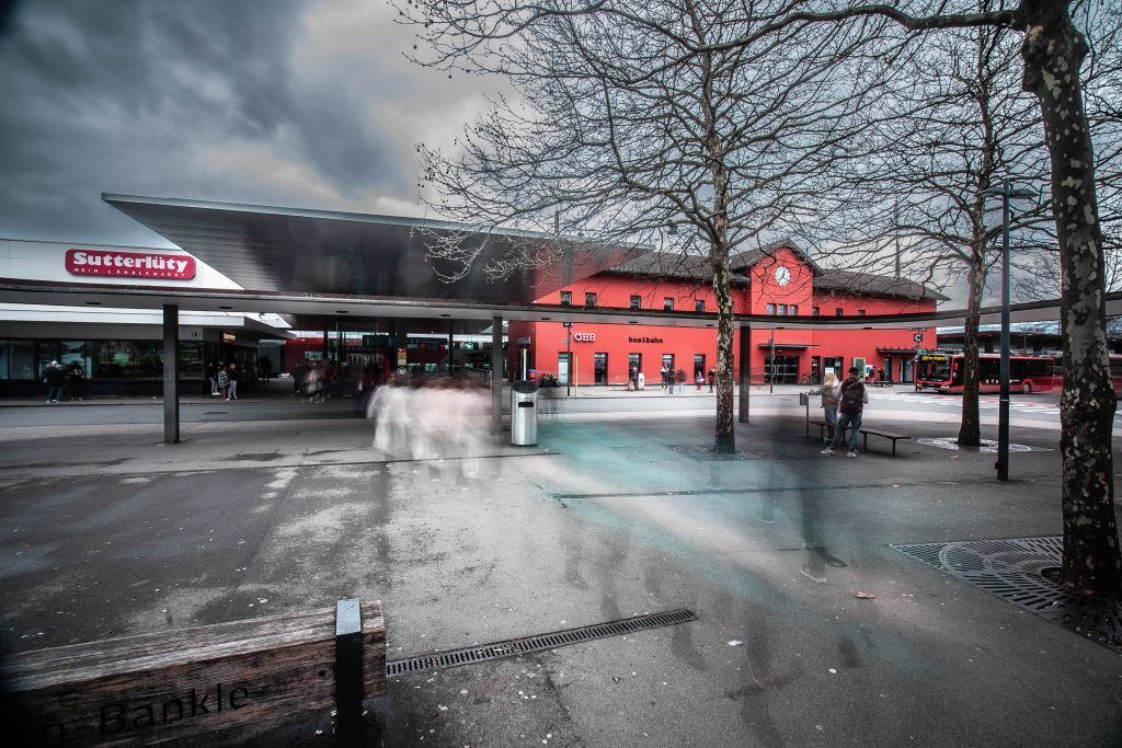 32-jähriger Mann beim Bahnhof niedergestochen