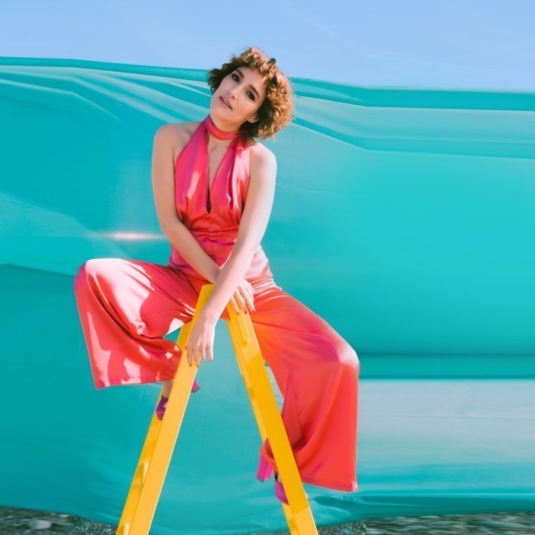 Am 3. März erschien Nina Regens drittes Album "Fast wie Radlfahrn". <span class="copyright">Carina Antl</span>