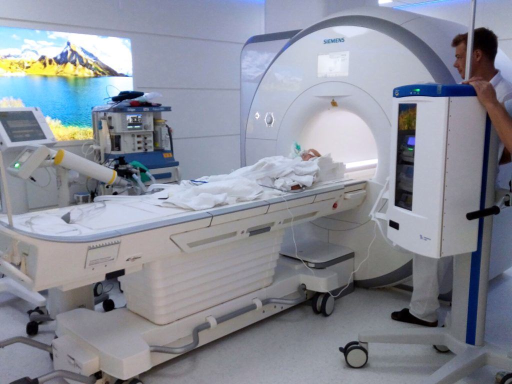 Krebstumor übersehen: Patient klagt Ärzte