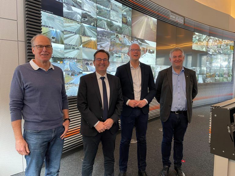 Die Verantwortlichen von Asfinag und die Bürgermeister von Klösterle und St. Anton am Arlberg haben im Februar über die bevorstehende Sperre informiert. <s><span class="copyright">Asfinag</span></s>