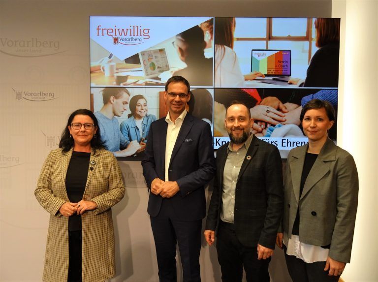 Benedicte Hämmerle, Markus Wallner, Michael Lederer und Isabel Baldreich.<span class="copyright">Land Vorarlberg/L. Rühmschopf</span>
