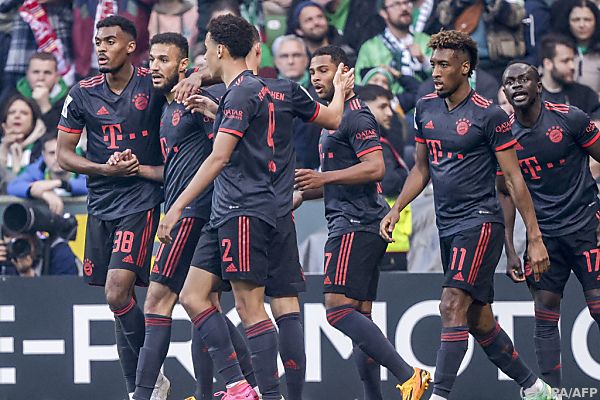Bayern nach 2:1 in Bremen vier Punkte vor Dortmund