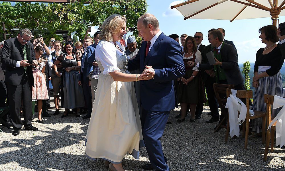 Kneissl würde Putin wieder zur Hochzeit einladen
