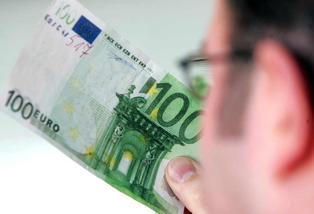 Ein freigesprochener Besitzer von Falschgeld