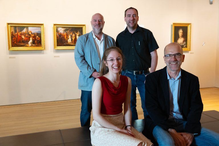 Das Team mit den Direktoren Andreas Rudigier und Karl C. Berger und Kuratorin Anna Bertle und Kurator Roland Sila. <span class="copyright">Klaus Hartinger</span>
