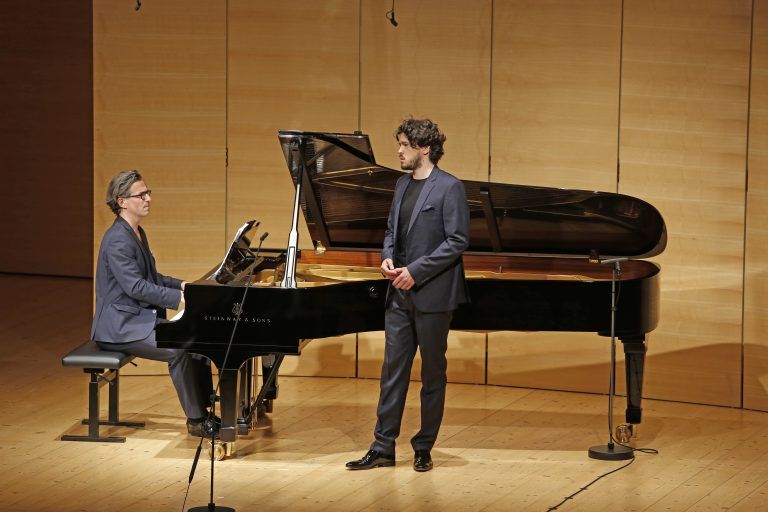 Absolute Publikumslieblinge: Andrè Schuen (r.) und Daniel Heide bei der Schubertiade in Schwarzenberg. <span class="copyright">Schubertiade/Sprenger</span>