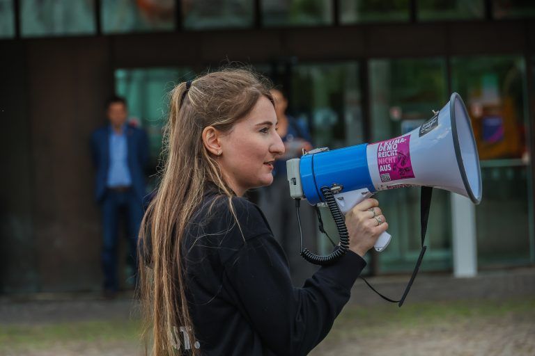 Umweltaktivistin Marina Hagen-Canaval führte die Proteste an. <span class="copyright">Hartinger</span>
