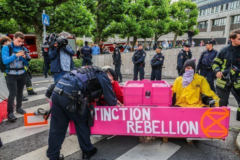 Klimaprotest vor dem Landhaus. <span class="copyright">Hartinger</span>