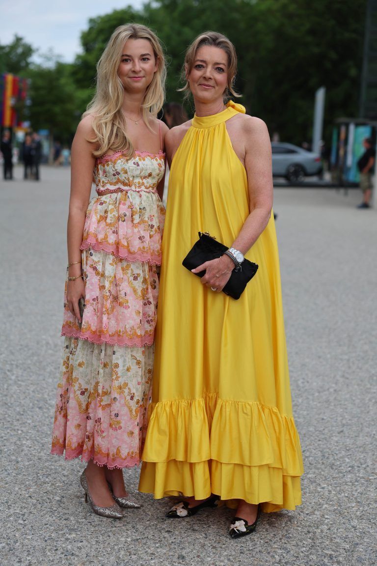 Amelie und Nadja LeDuigou.