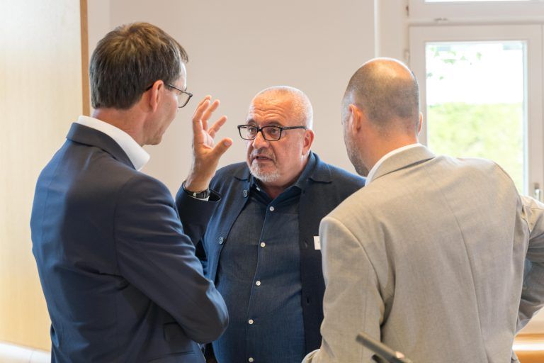 Markus Wallner (l.) und Marco Tittler (r.) mit dem Wirtschaftsdelegierten Michael Scherz. <span class="copyright">Stiplovsek</span>