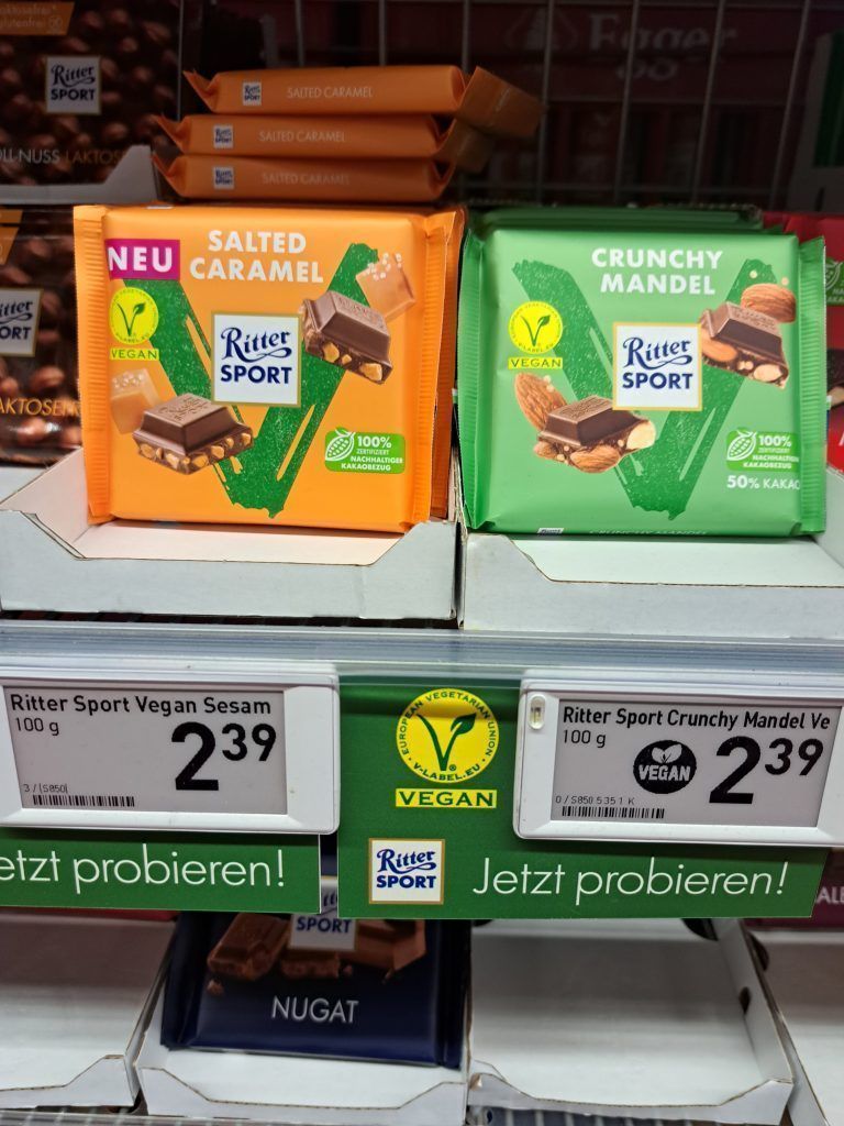 Vegane Schoki von Ritter Sport: 2,39 Euro bei Sutterlüty, zehn Cent weniger bei Spar. <span class="copyright">Renner (9)</span>
