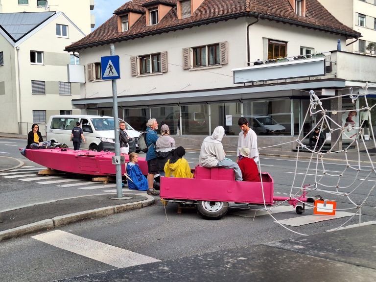 Die Zufahrt zur Landhaus-Tiefgarage wurde bei der Juli-Sitzung blockiert. <span class="copyright">VOL.AT</span>