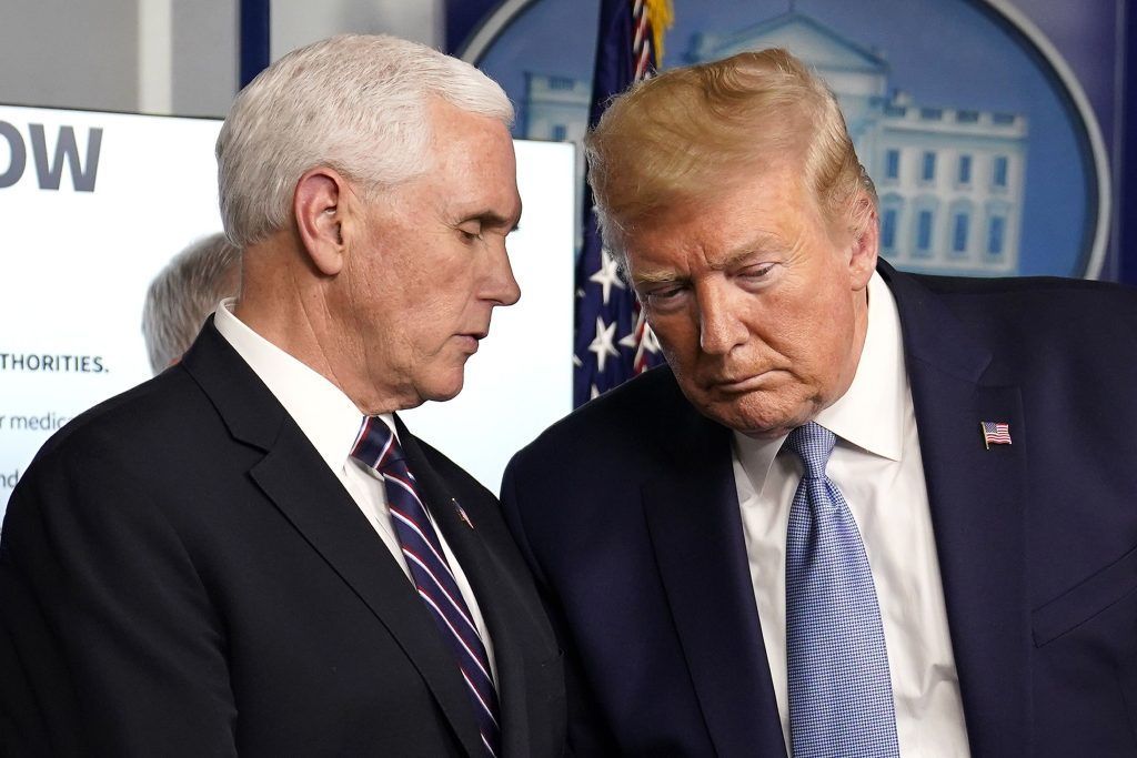Vor möglicher Anklage: Pence springt Trump zur Seite