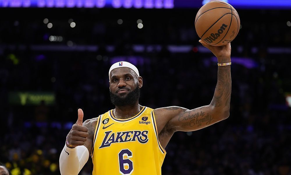 LeBron James setzt seine Karriere fort