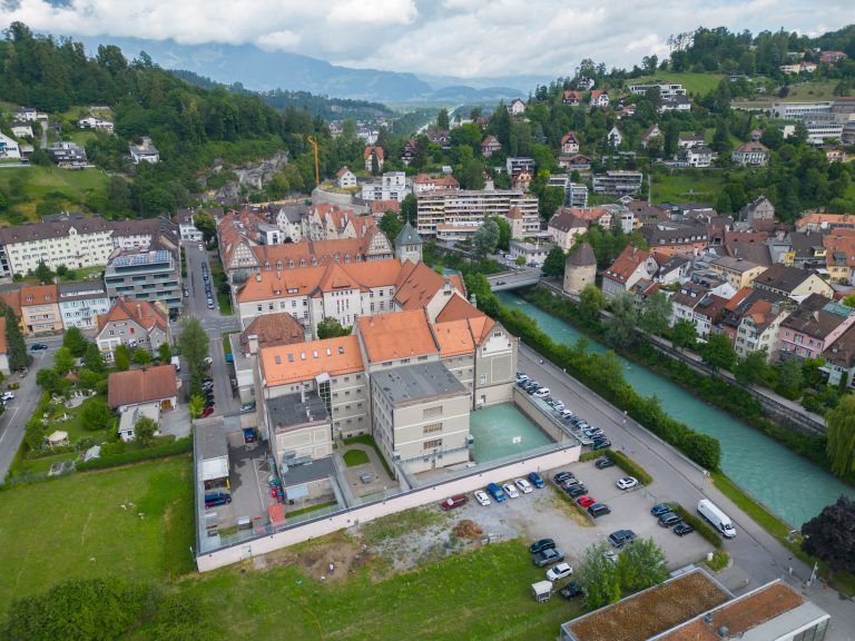 Europäischer Haftbefehl: Für polnischen Betrüger klickten in Gaißau die Handschellen