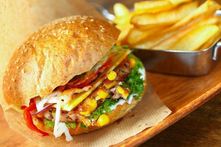 Leckere Burger gibt es nicht nur mit Fleisch, sondern auch vegan<span class="copyright"> (C) HARTINGER</span>