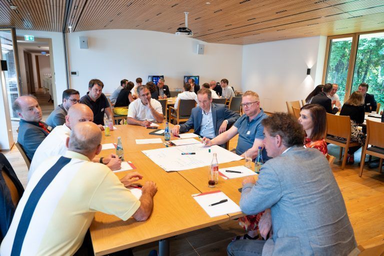 Die Fragestellungen wurden in Workshops behandelt. <span class="copyright">Serra</span>