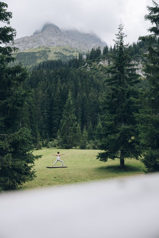Yoga in Lech. <br><span class="copyright">Daniel Zangerl - Lech Tourismus</span>