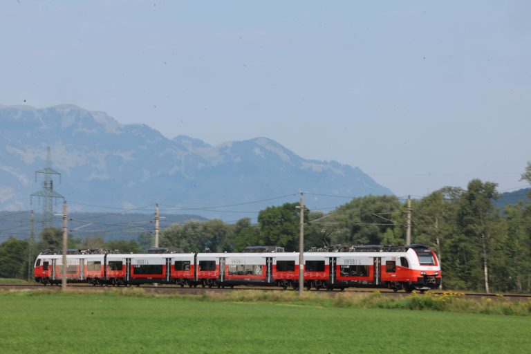 V mobil Zug Oberland