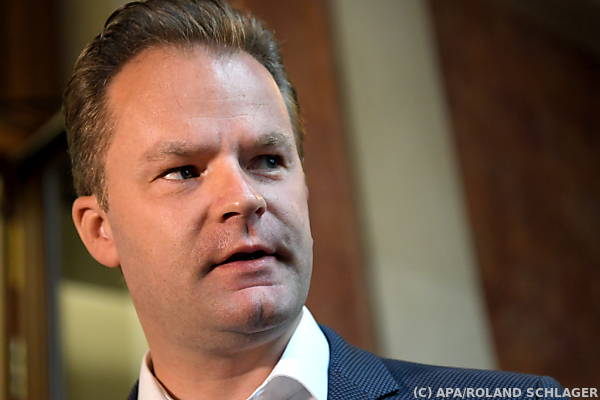 FPÖ sieht in e-Fuels Mittel gegen Migration aus Nordafrika