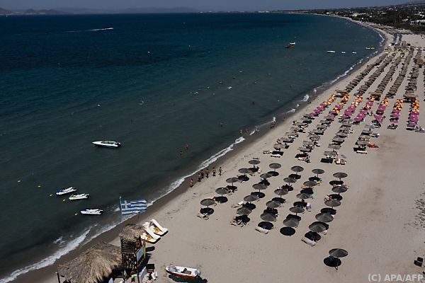 Festnahmewelle gegen illegale Strandbars in Griechenland