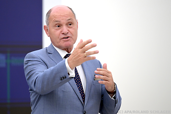 Sobotka gegen &#8220;Zwangsmantel&#8221; bei Politikergehältern