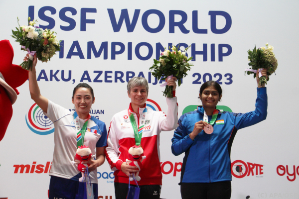 Sylvia Steiner bei Schützen-WM in Baku nach Bronze mit Gold
