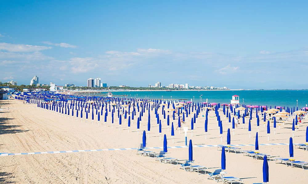 Schwimmer trieb in Lignano leblos im Meer