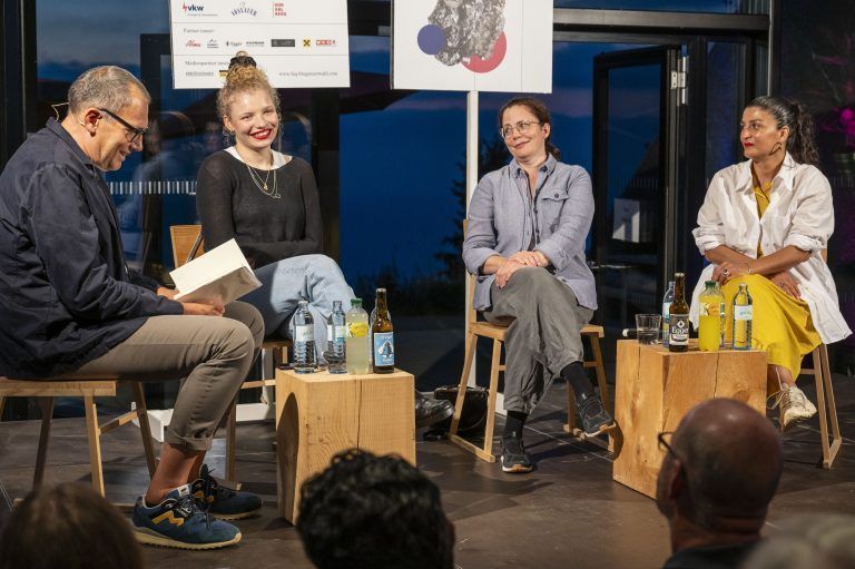 Moderator Christian Seiler, Luisa-Céline Gaffron, Thea Dorn und Parvin Razavi.<br><span class="copyright">Daniel Furxer</span>