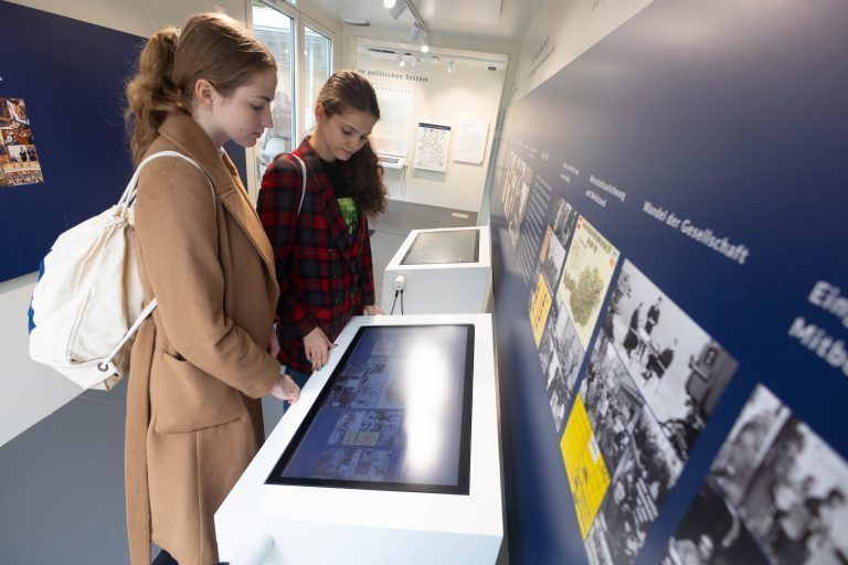 Informativ und interaktiv: Die Roadshow „Parlament On Tour“. <span class="copyright">hartinger</span>