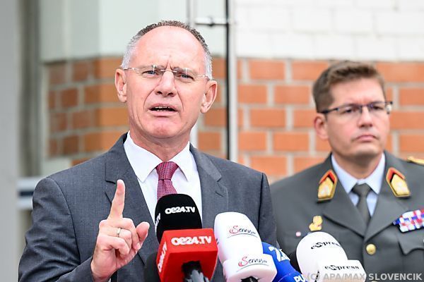 Nehammer nach Krisenkabinett: &#8220;Keine konkrete Bedrohung&#8221;