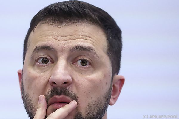 Selenskyj fordert mehr Militärhilfe zur Flugabwehr