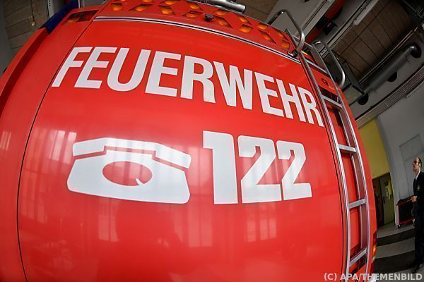 Ausgedehnter Fassadenbrand in Wiener Wohnhaus