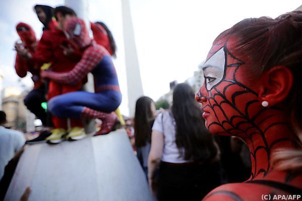 Hunderte Spider-Man bei Rekordversuch in Buenos Aires