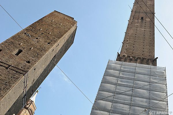 Geländesperre: Bologna bangt um seine schiefen Türme