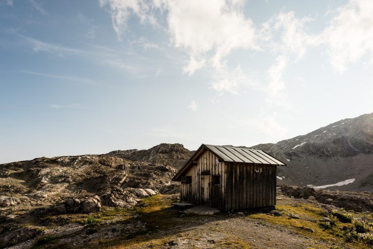 Der Winterraum der Totalp-Hütte steht separat vom Haupthaus. <span class="copyright">Alpenverein Vorarlberg</span>