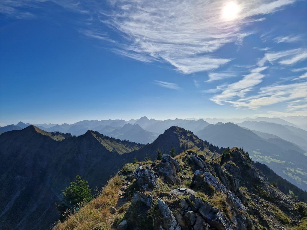 Gipfelfreude über Walgau und Rheintal