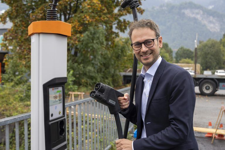 Die Ladeinfrastruktur wird nun ausgebaut. Es sind 130 landesweite Ladepunkte vorgesehen. Heuer sollen davon 30 Ladesäulen an sieben Standorten errichtet werden. <span class="copyright">Paulitsch</span>