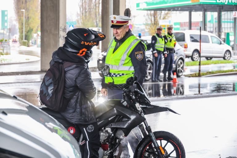 Der Motorradfahrer durfte weiterfahren. <span class="copyright">Steurer</span>