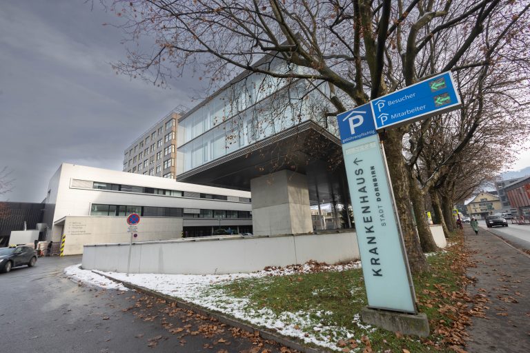 Eltern fordern Schadenersatz für Behandlungsfehler im Dornbirner Stadtspital.
