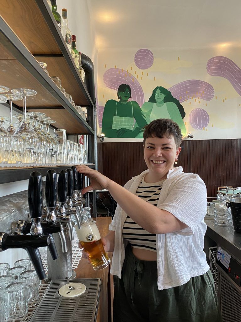 Beinahe Sieben Jahre lang hat die nun 34-Jährige am Yppenplatz Frastanzer Bier gezapft und die Gäste mit österreichisch-europäischer Küche verwöhnt.<span class="copyright"> Schwärzler</span>