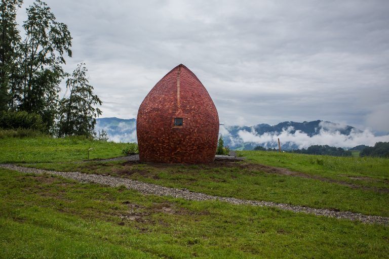 Der von Dür konzipierte Geburtsraum, der im Rahmen einer Ausstellung des Frauenmuseums in Hittisau zu sehen war. <span class="copyright">Philipp Steurer</span>
