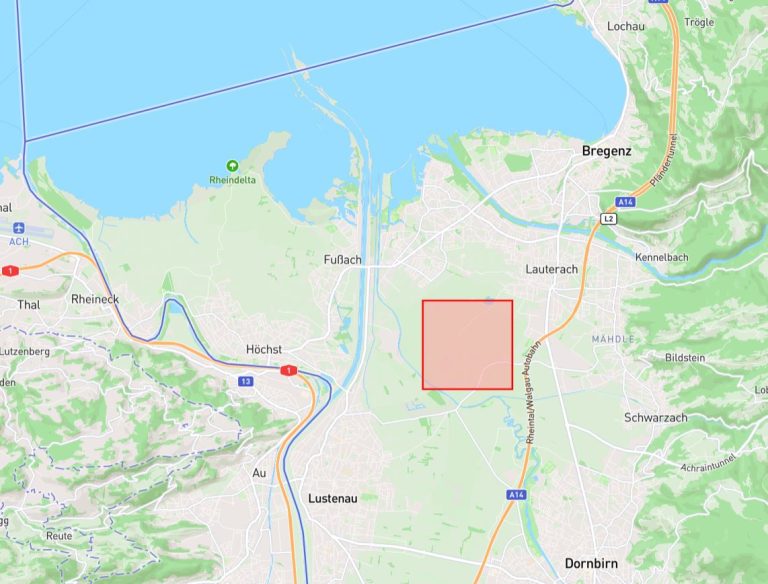 Seit 2001 wurde in Vorarlberg eine insgesamt 458 Hektar große Fläche, so groß wie das rote Quadrat im Bild, zu Bau- oder Bauerwartungsland umgewidmet. Bebaut wurde dreimal so viel. <span class="copyright">Geojason</span>