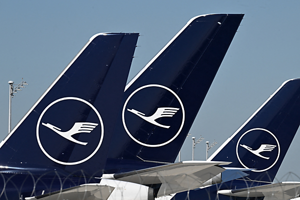 Lufthansa bestellt 40 Flugzeuge von Boeing und 40 von Airbus
