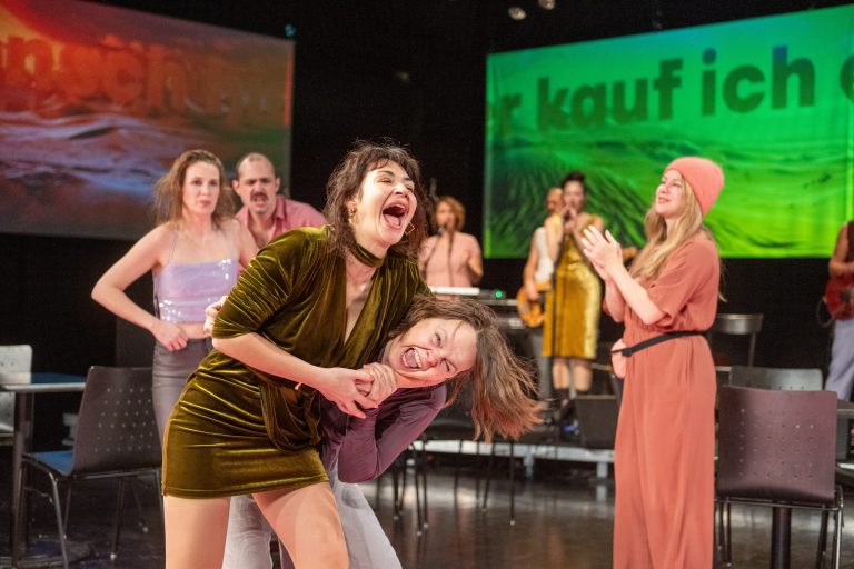 Das Aktionstheater Ensemble im Spielboden. <span class="copyright">Beate Rhomberg</span>