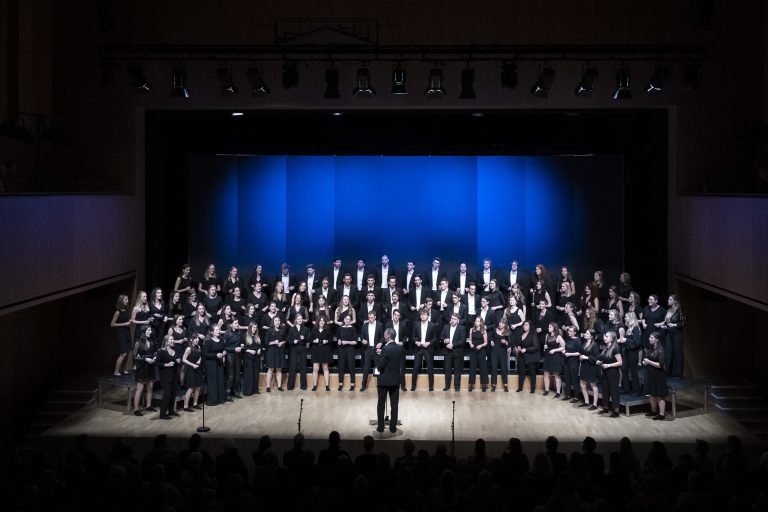 Der Chor wurde 2003 gegründet, um Menschen von 16 bis 29 Jahren Singen auf gehobenem Niveau zu ermöglichen. <span class="copyright">Voices</span>